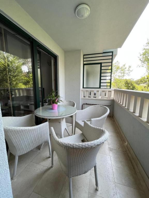 Ambasador Apartment Makarska