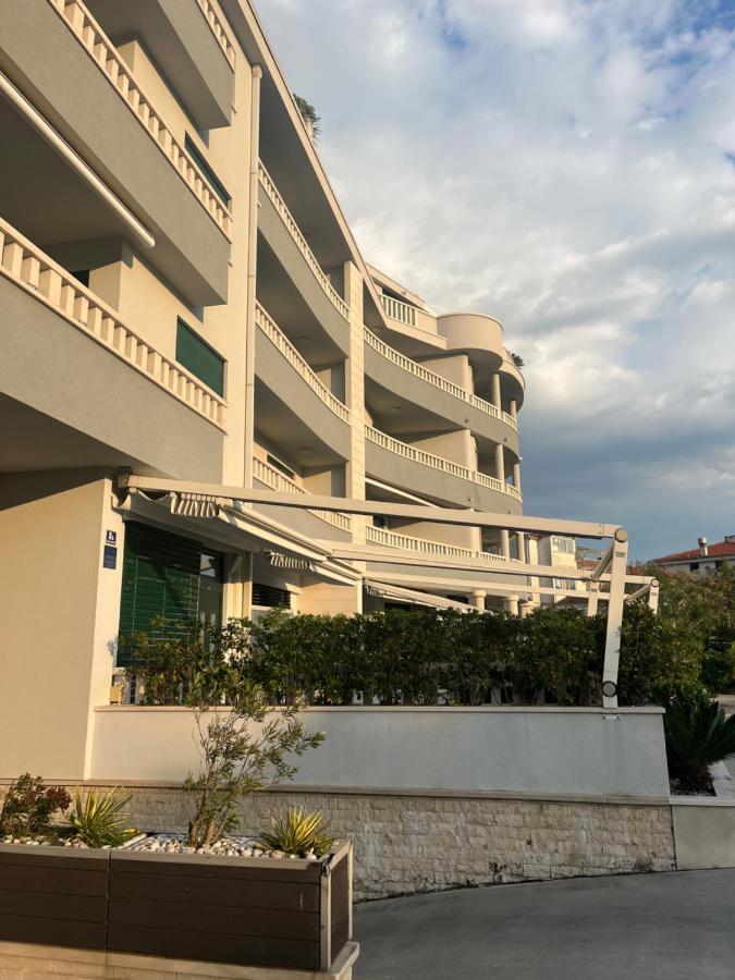 Ambasador Makarska