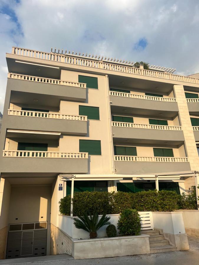 Ambasador Apartment Makarska